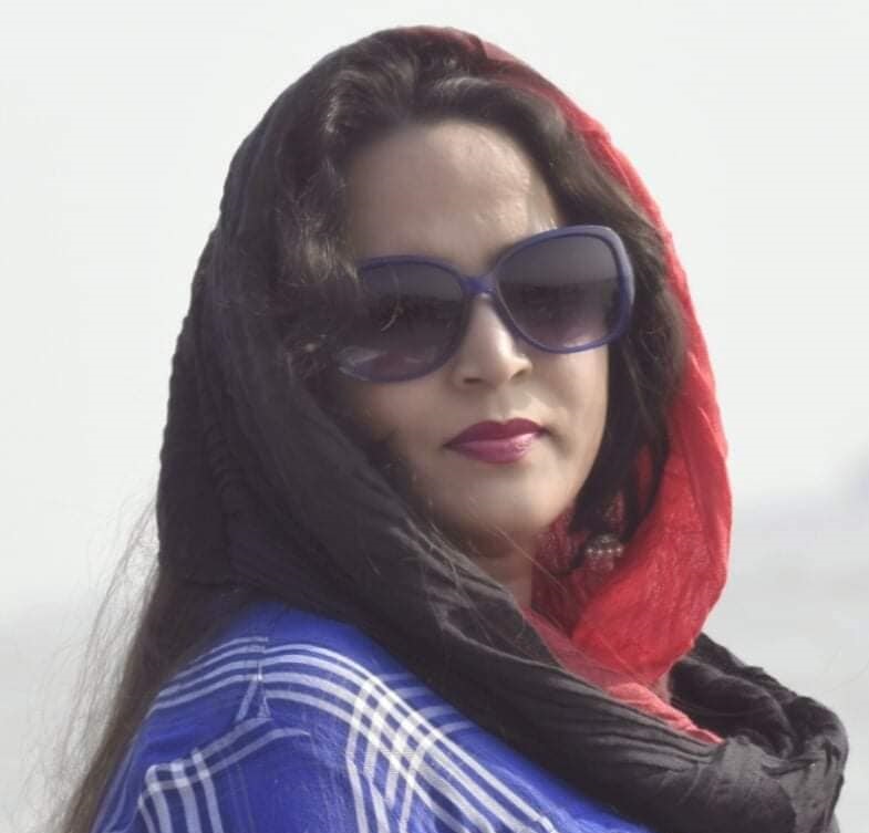 আ মি না  না জ নী ন  ডা না 